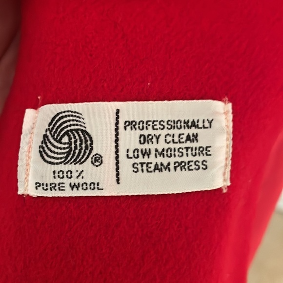 Deep red single breasted lined wool coat. - Picture 5 of 5